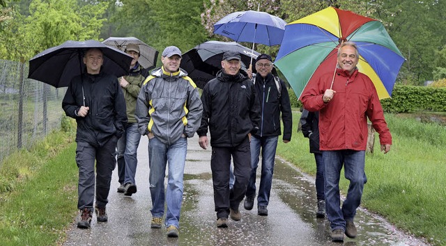 Jechtingen. Maiwanderer bei der Wanderung &#8222;Rund um Jechtingen&#8220;.  | Foto: Roland Vitt