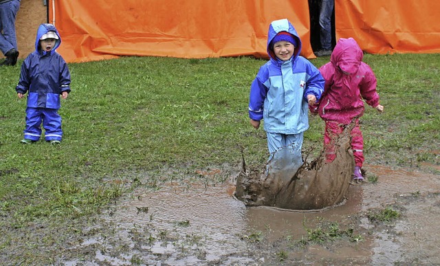 Das machte den Kindern ohnehin viel mehr Spa als Wandern.  | Foto: cremer