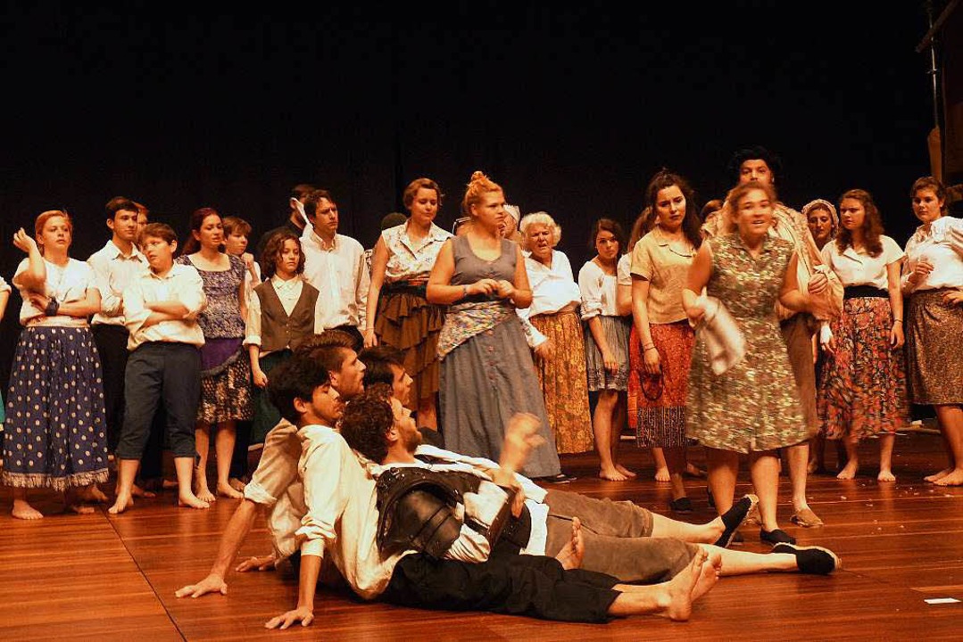 Don Quijote, die Geschichte vom belch...ne begeisternde  Premiere im Burghof.   | Foto: Claudia Gabler