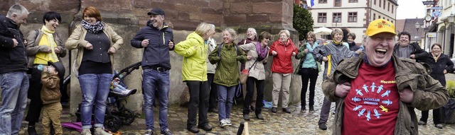 Rund 50 Interessierte kamen zu Hermann... Aktion &#8222;Endingen lacht&#8220;.   | Foto: Christel Hlter-Hassler