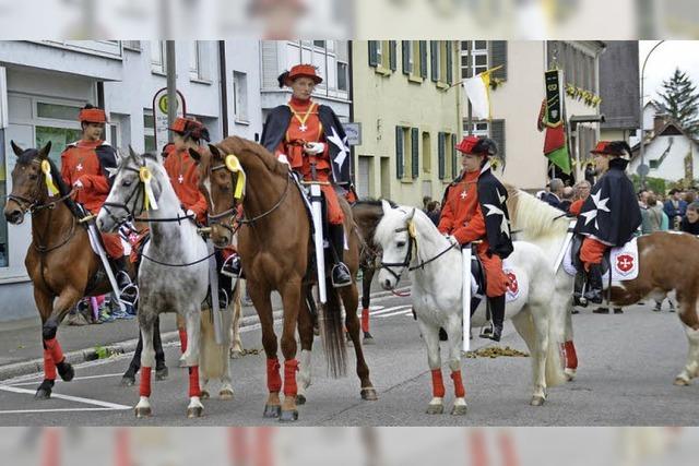 Malteser reiten durch St. Georgen