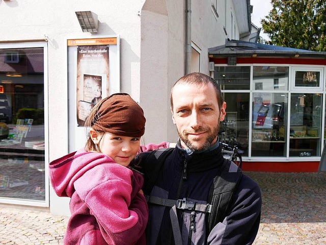 Olaf Streuber mit seiner Tochter Jasmin  | Foto: Lasse Hertle