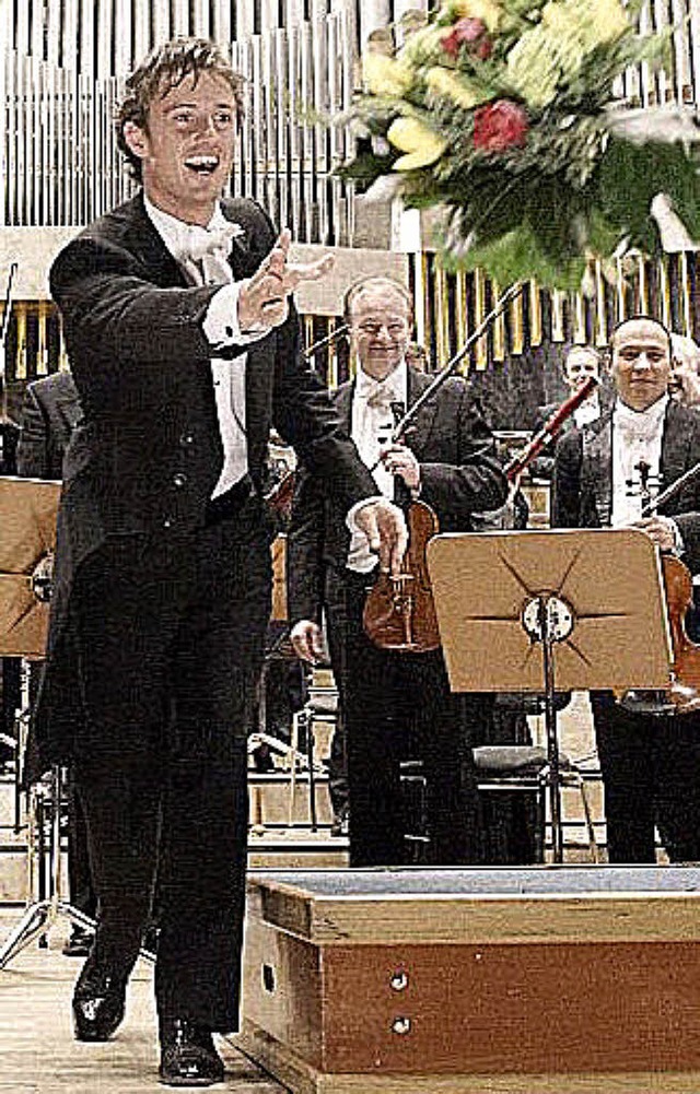 Gastdirigent der Nrnberger: John Carewe   | Foto: Torsten Hnig