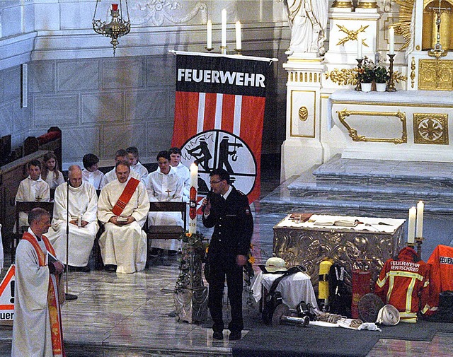 Die Freiwillige Feuerwehr Herrischried... Zeno und anschlieender Fahrzeugweihe  | Foto: Karin Stckl-Steinebrunner