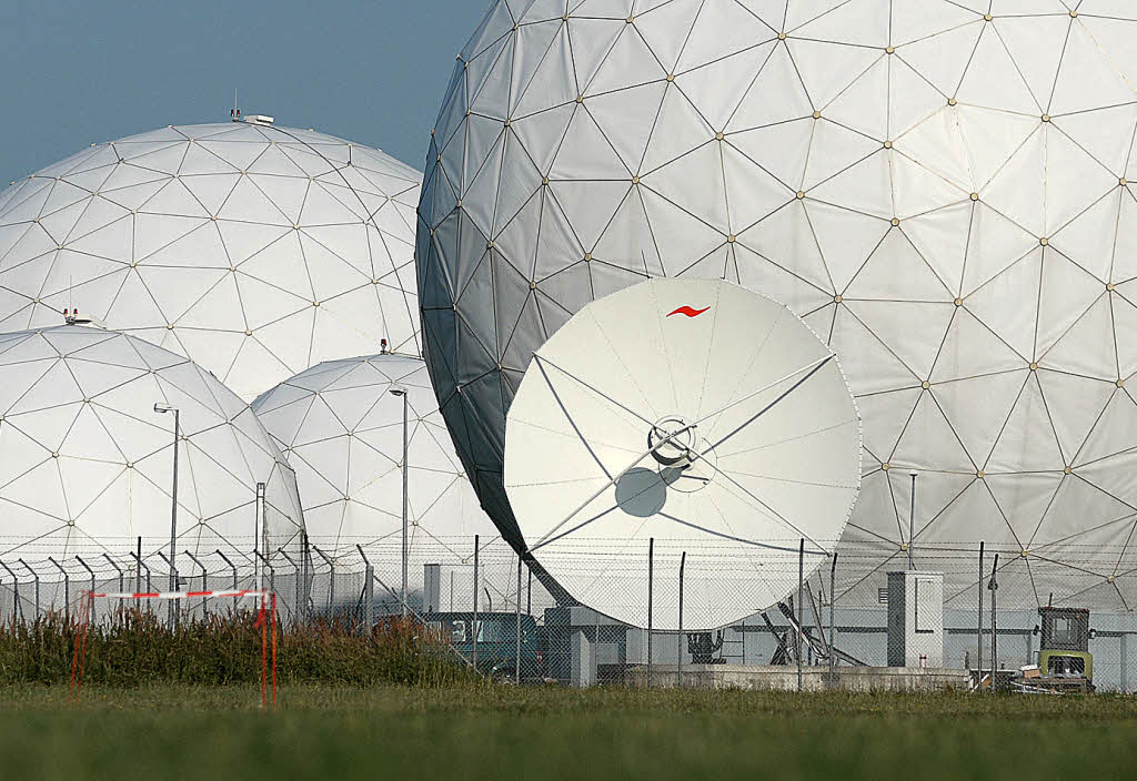 Wer auf die Nachrichtendienste aufpasst Deutschland Badische Zeitung