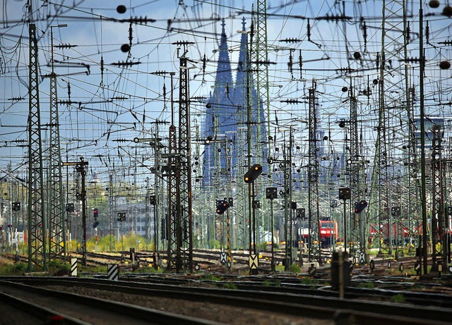 Wo fahren sie denn? Zge sind, wie hie...in diesen Tagen eher selten zu sehen.   | Foto: dpa