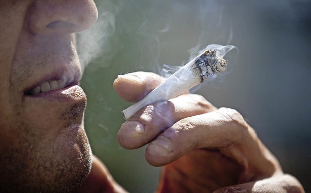 Jrg Rommelfanger sieht beim steigenden Cannabiskonsum Handlungsbedarf.   | Foto: Kay Nietfeld/dpa