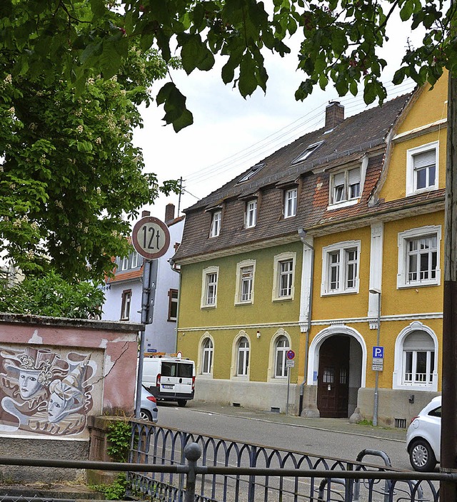 Platz fr 28 Flchtlinge in vier Wohnu...ienststelle der Polizei untergebracht.  | Foto: Marius Alexander