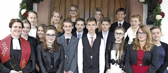 Konfirmation als Freudentag (von links...Kita, Luisa Mller und Helene Nbling   | Foto: edgar steinfelder