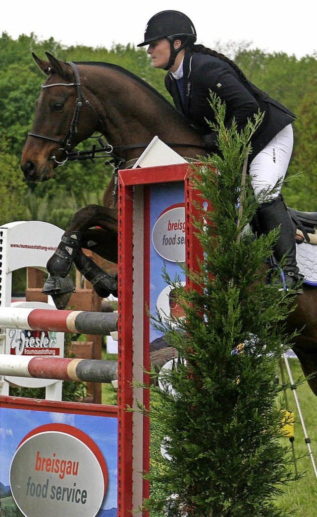 Das M-Springen mit Joker auf dem Freib...ler RV Buggingen) mit Fishermans Boy.   | Foto: Birkenhofer