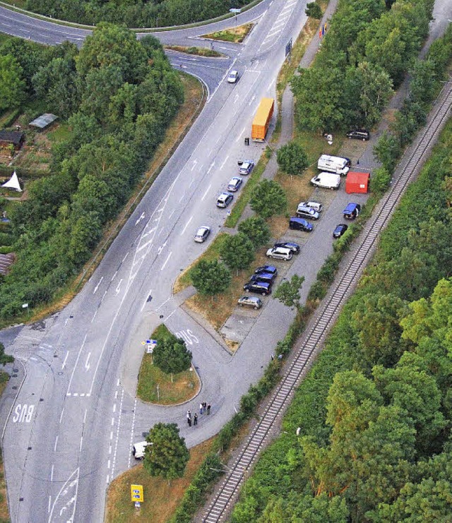 Beim  Vorbeifahren am Pendlerparkplatz...yern Zeuge eines mutmalichen Mordes.   | Foto: Polizei