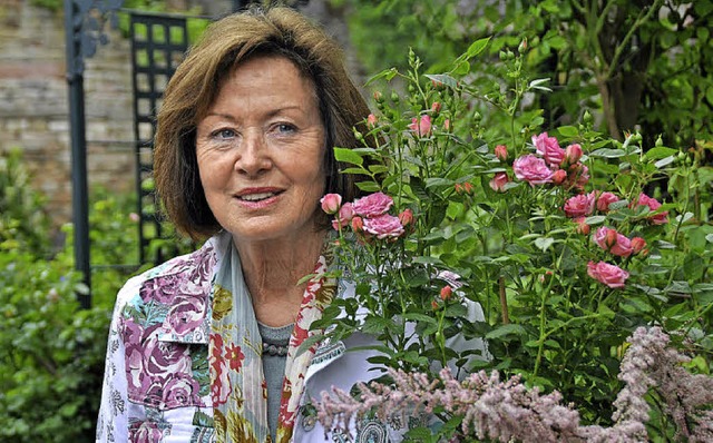 Heidelore Goldammer prsentiert ihr Rosarium.  | Foto: Julius Steckmeister