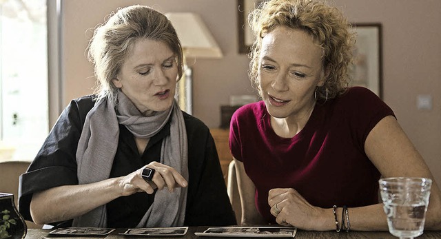 Verheimlichte Schwestern: Barbara Sukowa (links), Katja Riemann  | Foto: Jan Bethge/Concorde
