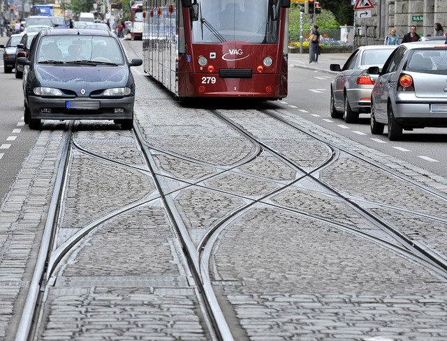 Eine Tram kann auf zwei Wegen die Spur...t war, stieg der Fahrer in die Eisen.   | Foto: Michael Bamberger