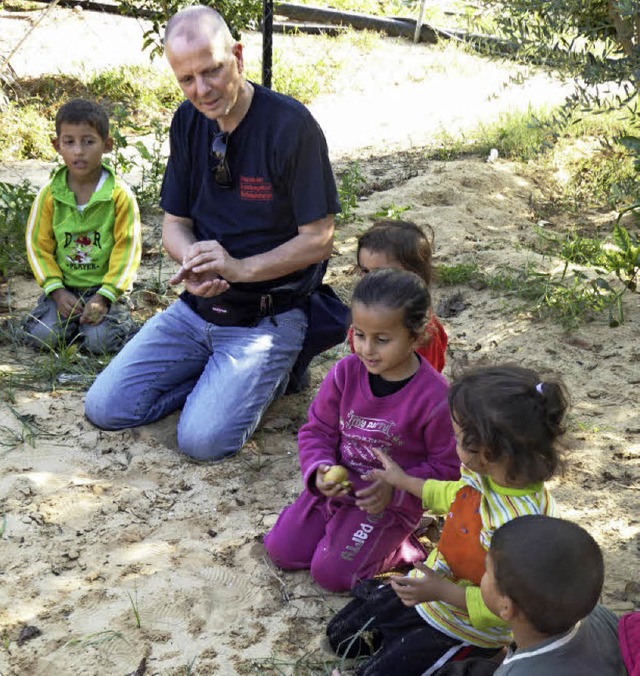 Peter Elsen, Lehrer fr Eurythmie an d...mit einem Team auf den Weg nach Nepal.  | Foto: ZVG