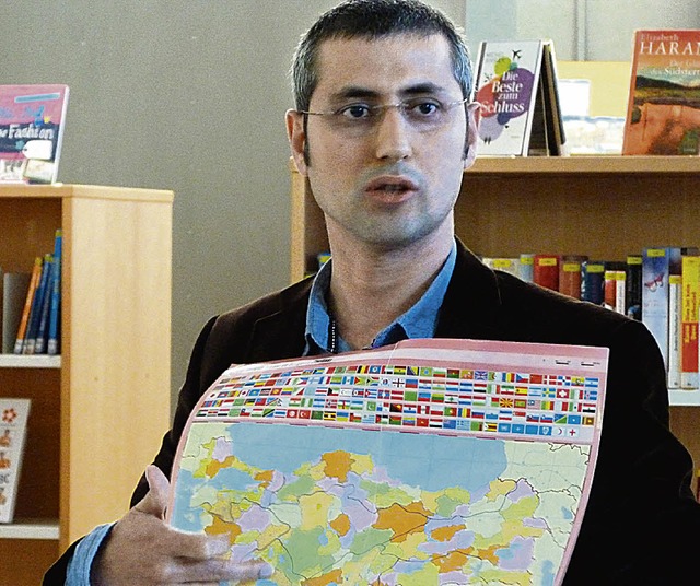 Engin Ergn, der zurzeit Lehrer an der...ulturellen Unterschiede seines Landes.  | Foto: zVg/Frau Rokopf