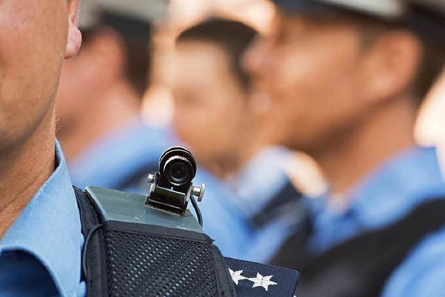 Freiburger Polizisten bekommen Schulterkameras