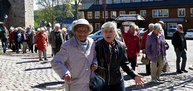 Ein kurzer Spaziergang fhrte die Teil...ge Art und Weise  unterhalten wurden.   | Foto: Ute Aschendorf