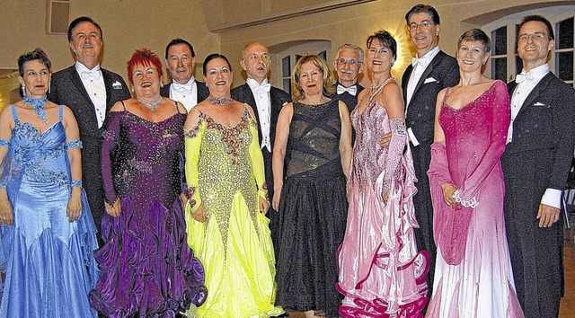 Seit 40 Jahren tanzen beim TSC Blau-We...r sechs der derzeit acht Turnierpaare   | Foto: Privat