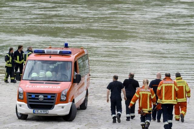 Kanus kentern auf dem Rhein – 22 Frauen bei Grißheim gerettet