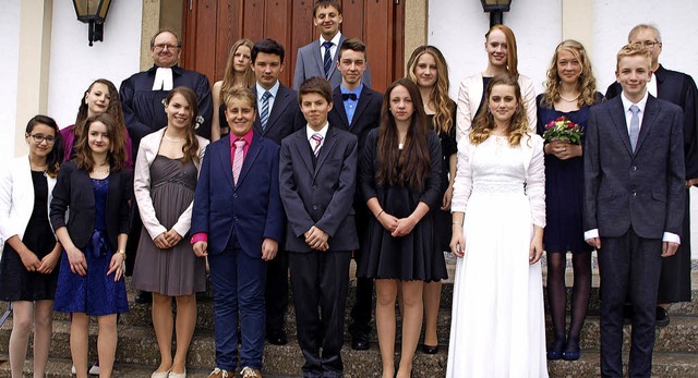 Den Gottesdienst zur Konfirmation in B...e Geistlichen  Ina und Mathias  Geib.   | Foto: Schle