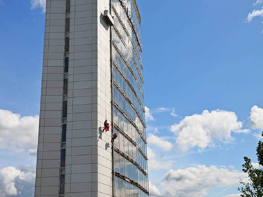 Die Feuerwehr Baden-Baden und die Bergwacht Die Feuerwehr Baden-Baden und die Bergwacht