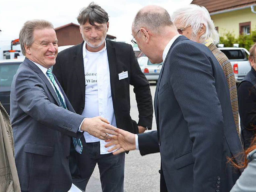 Umweltminister Franz Untersteller, Achim Achatz (Solarcomplex), Theo Binninger (Sparkasse) und Siggi Duffner.