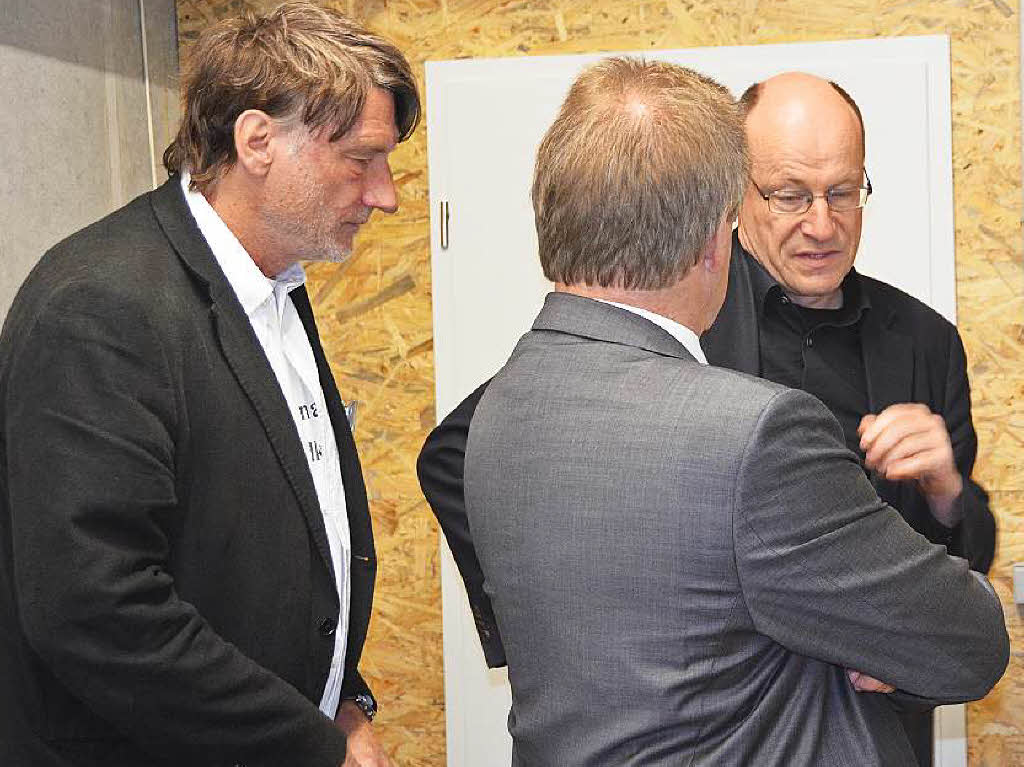 Achim Achatz und Bene Mller von Solarcomplex im Gesprch mit dem Umweltminister.
