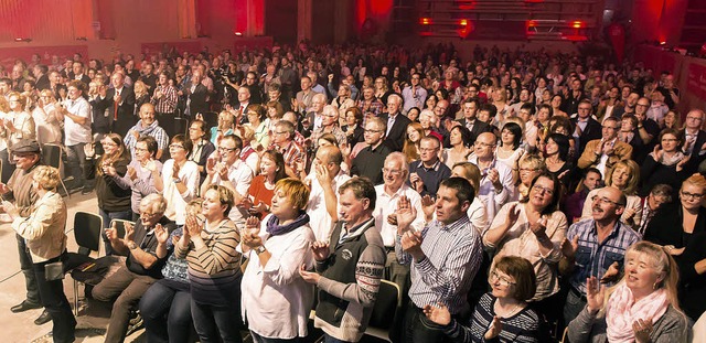 Standing Ovations fr SWR1-Moderator M... Musiker brachten die Halle zum Beben.  | Foto: Wilfried Dieckmann