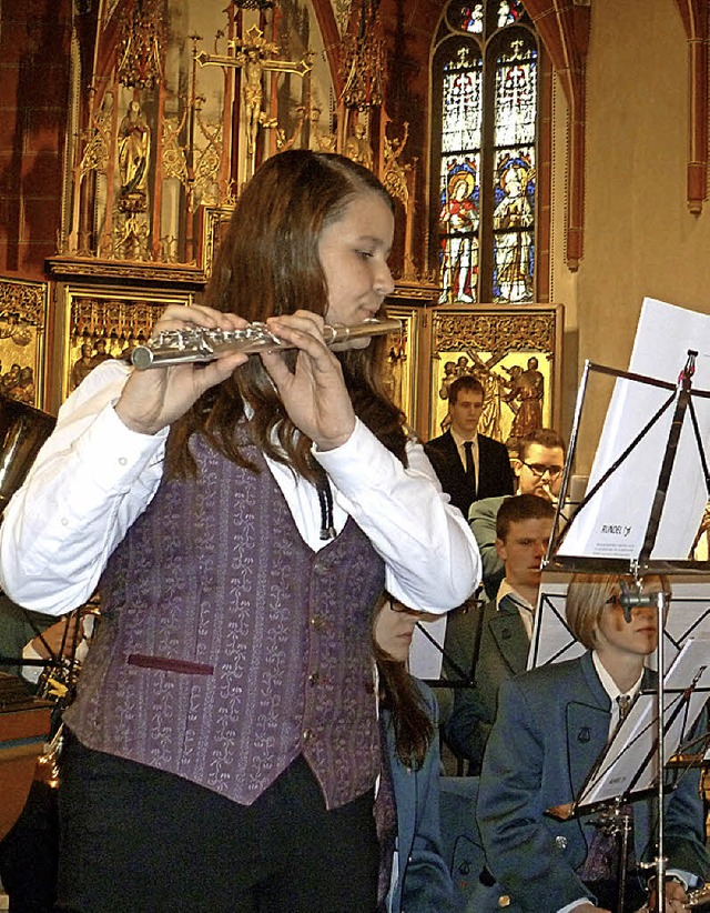 Janina Kuder spielte ein Querfltensolo, welches das Publikum begeisterte.   | Foto: GAbriele Rasenberger