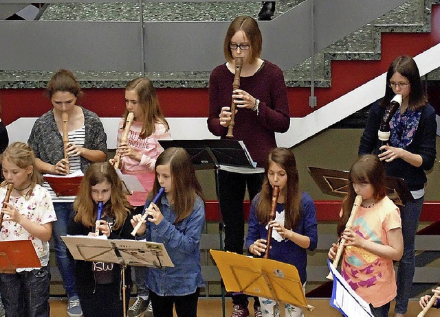 Das Block- und Querfltenensemble der ...t in der Werner-Kirchhofer-Realschule   | Foto: Michael Gottstein