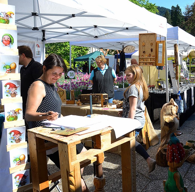 Das schne Wetter lockte viele Besucher auf den Maimarkt.   | Foto: Umiger