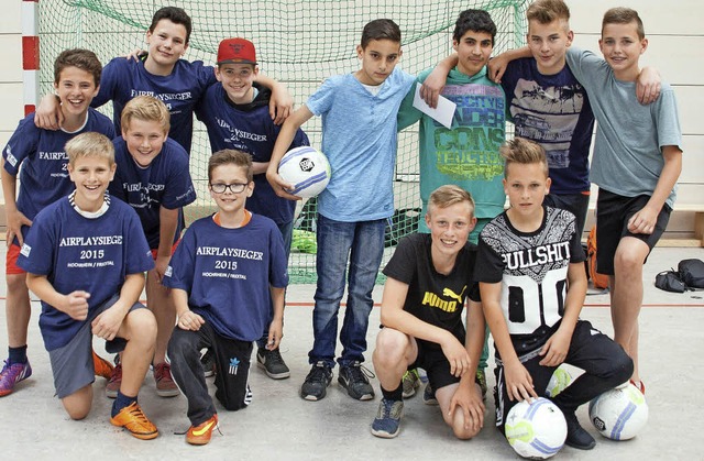 Erfolgreich beim Street-Soccer-Turnier...er Kategorie U-14 Gesamtsieger  wurde   | Foto: Peter Rosa