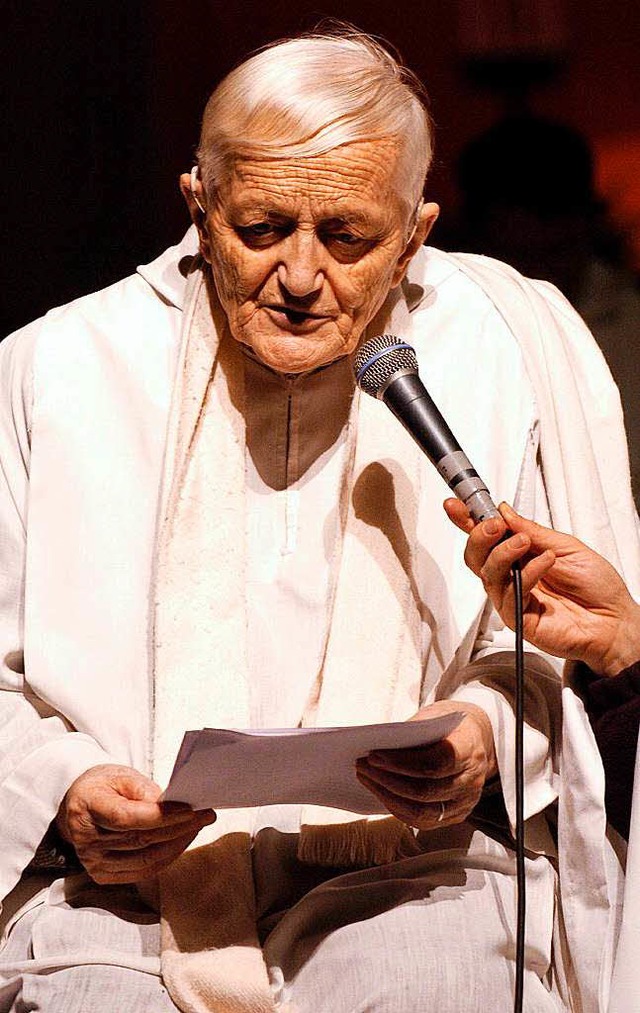 Frre Roger Schutz (1915-2005) war Gr... kumenischen Gemeinschaft von Taiz.   | Foto: dpa