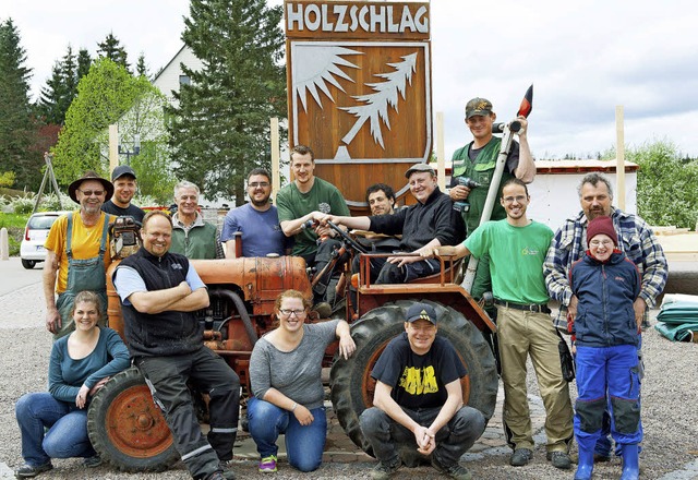 Am Samstag hat die Blaskapelle Grnwal...hne fr den Vatertagshock  aufgebaut.   | Foto: Wolfgang Scheu