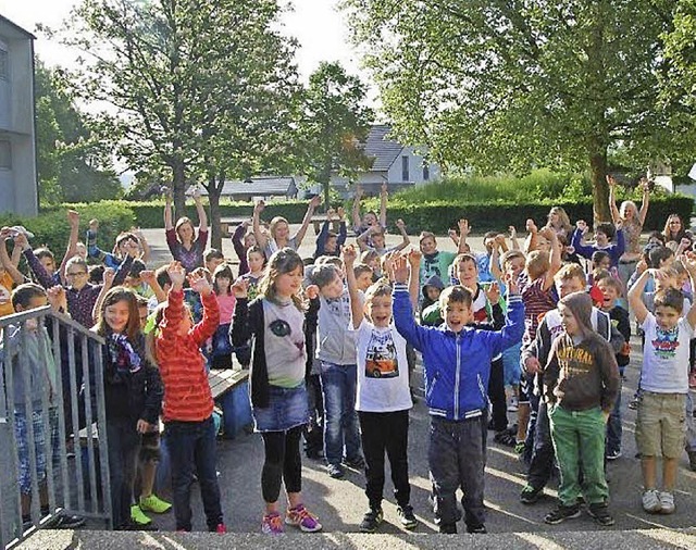 Die Projekttage an der Christian-Heinr...hulhof bei schnstem Wetter erffnet.   | Foto: privat