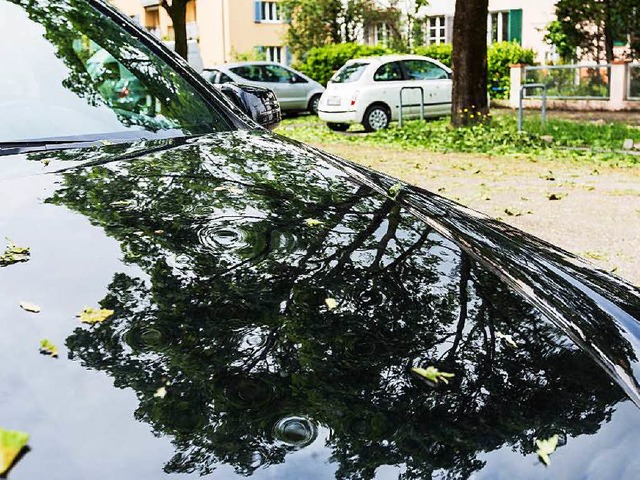 Viele Autofahrer werden die Beulen ers...ecken. Doch wer zahlt fr die Schden?  | Foto: Carlotta Huber