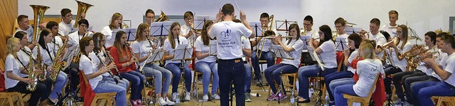 Mit einem schwungvollen Konzert &#8211... Jungmusiker von Wieden ihr Publikum.   | Foto: paul berger