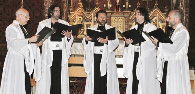 Das bulgarische Angelicus Ensemble mit...nzert in der katholischen Pfarrkirche.  | Foto: Martha Weishaar