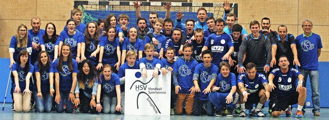 So sehen Sieger aus: Die Meisterteams ...een sich zum Saisonabschluss feiern.   | Foto: zvg