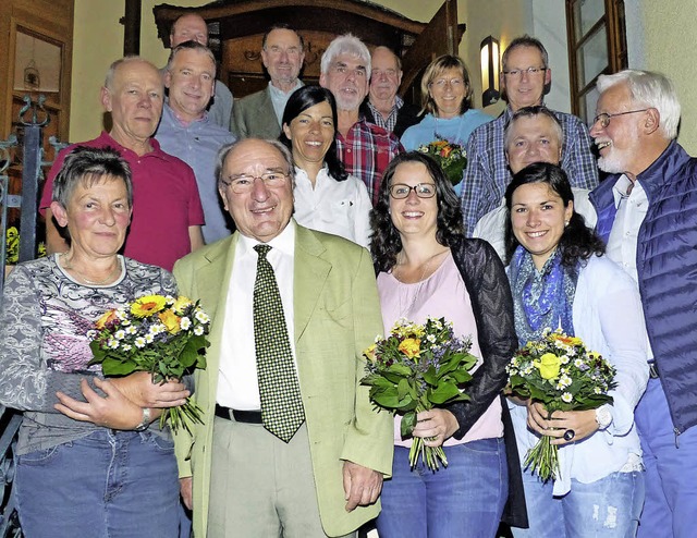 Die Geehrten mit dem Bezirksvorsitzend...Werner Morat (zweiter von links vorne)  | Foto: Barbara Odrich-Rees