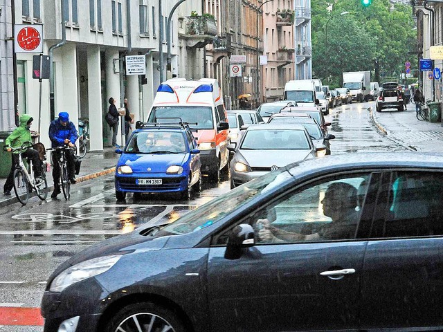 Wenig bis nichts geht auf den Freiburg...die Kartuserstrae am Innenstadtring.  | Foto: Michael Bamberger