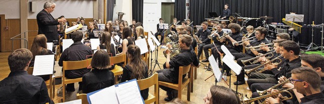 Das Stdtische Jugendblasorchester Waldkirch prsentierte Programmmusik.  | Foto: Fotos: Gabriele Zahn