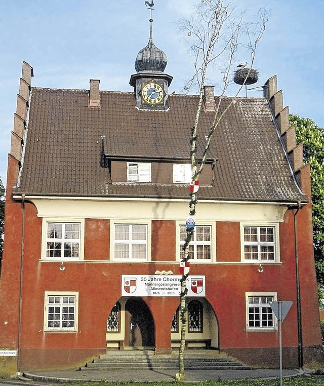 Das Rathaus in Allmendshofen dient heu...ereinen und den Strchen als Domizil.   | Foto: Georg Wild