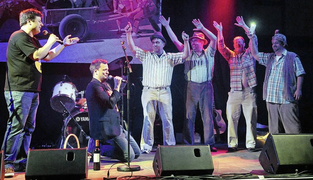 Die Gratulanten aus Marbach, rechts das Buure-Quartett.   | Foto: wolfgang knstle