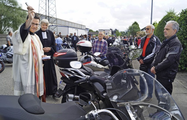 kumenischer Segen und gute Wnsche f...rrer der evangelischen Lukasgemeinde.   | Foto: Christine Storck