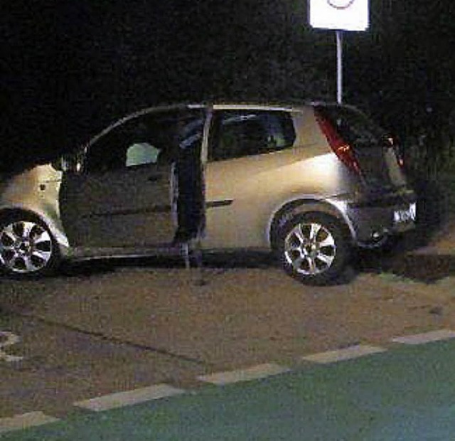 ....diesem Fiat Punto die Vorfahrt gen...der  Fahrzeuge wurden leicht verletzt.  | Foto: Feuerwehr