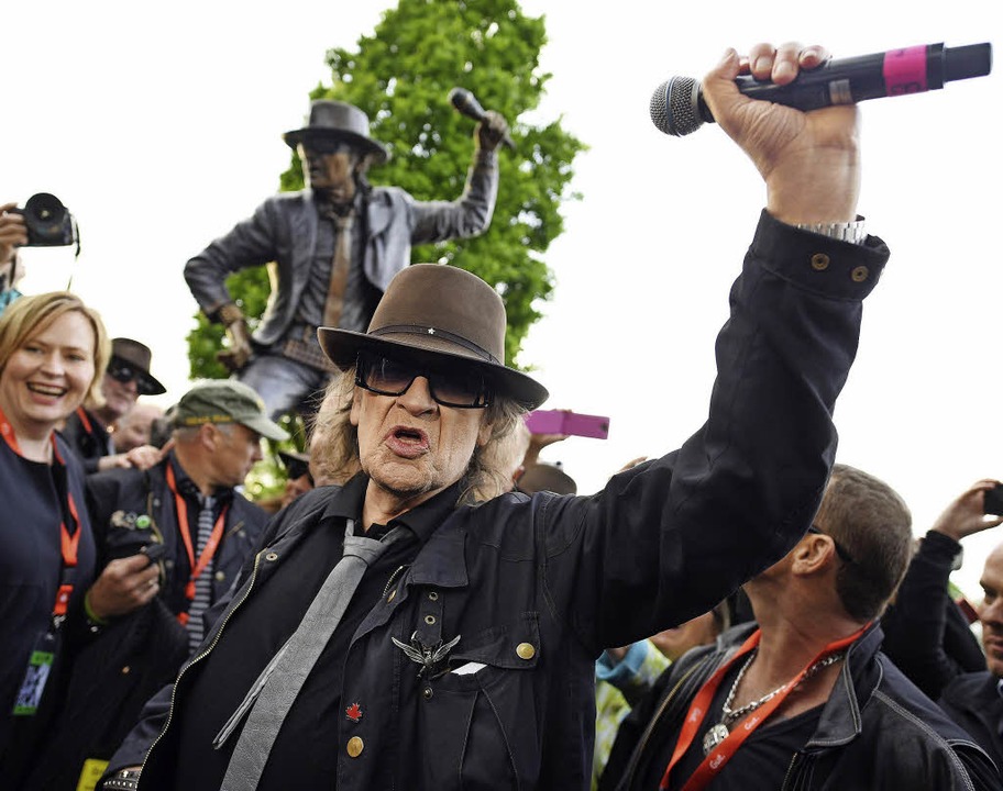 Bronzestatue für Udo Lindenberg in seinem Geburtsort Gronau - Panorama - Badische Zeitung