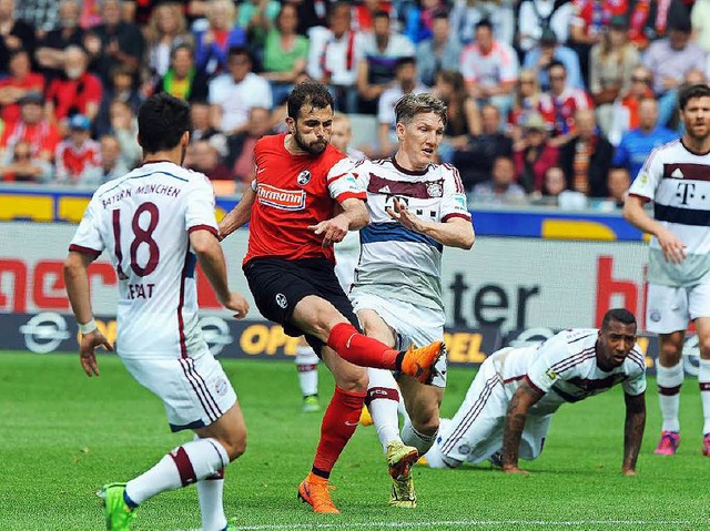 So wnscht man sich Admir Mehmedi (Zwe...schtze, wie hier gegen den FC Bayern   | Foto: Schn