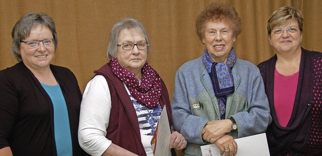 Agnes Steinhart und Melania Merz (Mitt...und Claudia Ketterer (rechts) geehrt.   | Foto: wolfgang beck